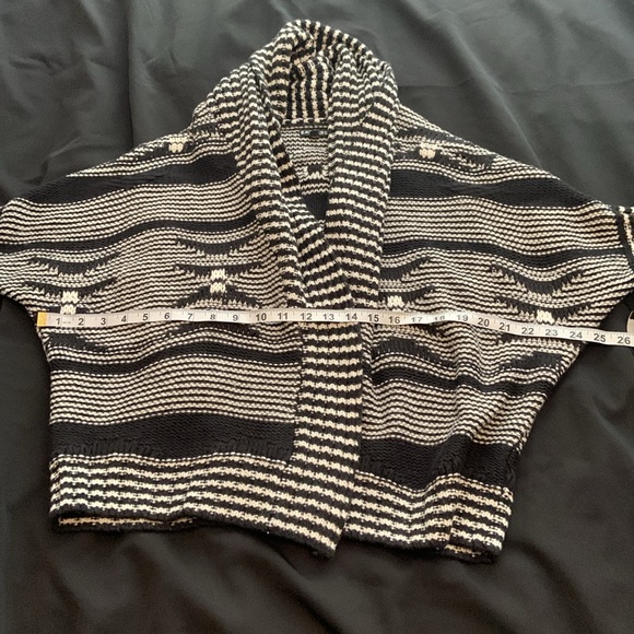 Express Sweater Shrug - Picture 5 of 7